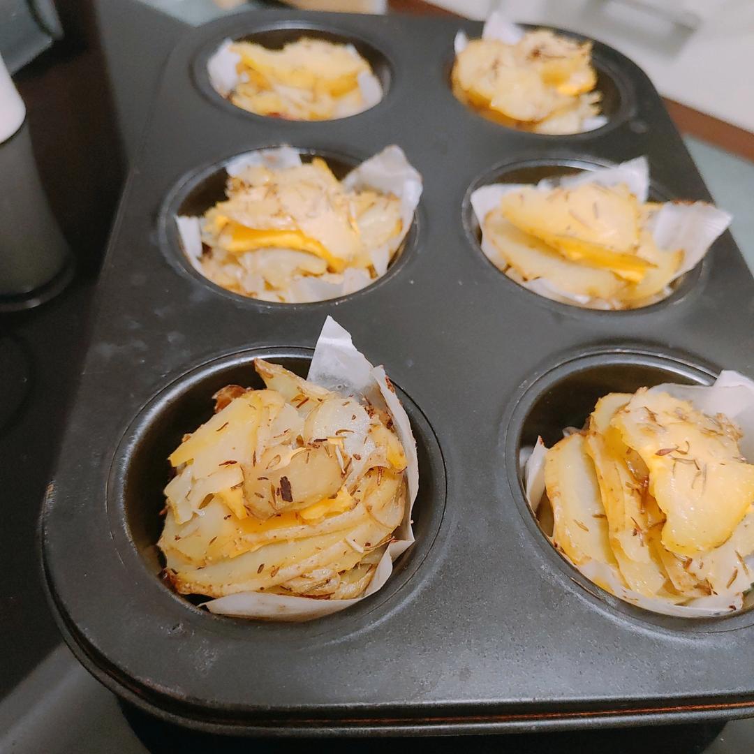 吃腻了风琴土豆🥔？来个蒜香奶酪土豆玛芬吧