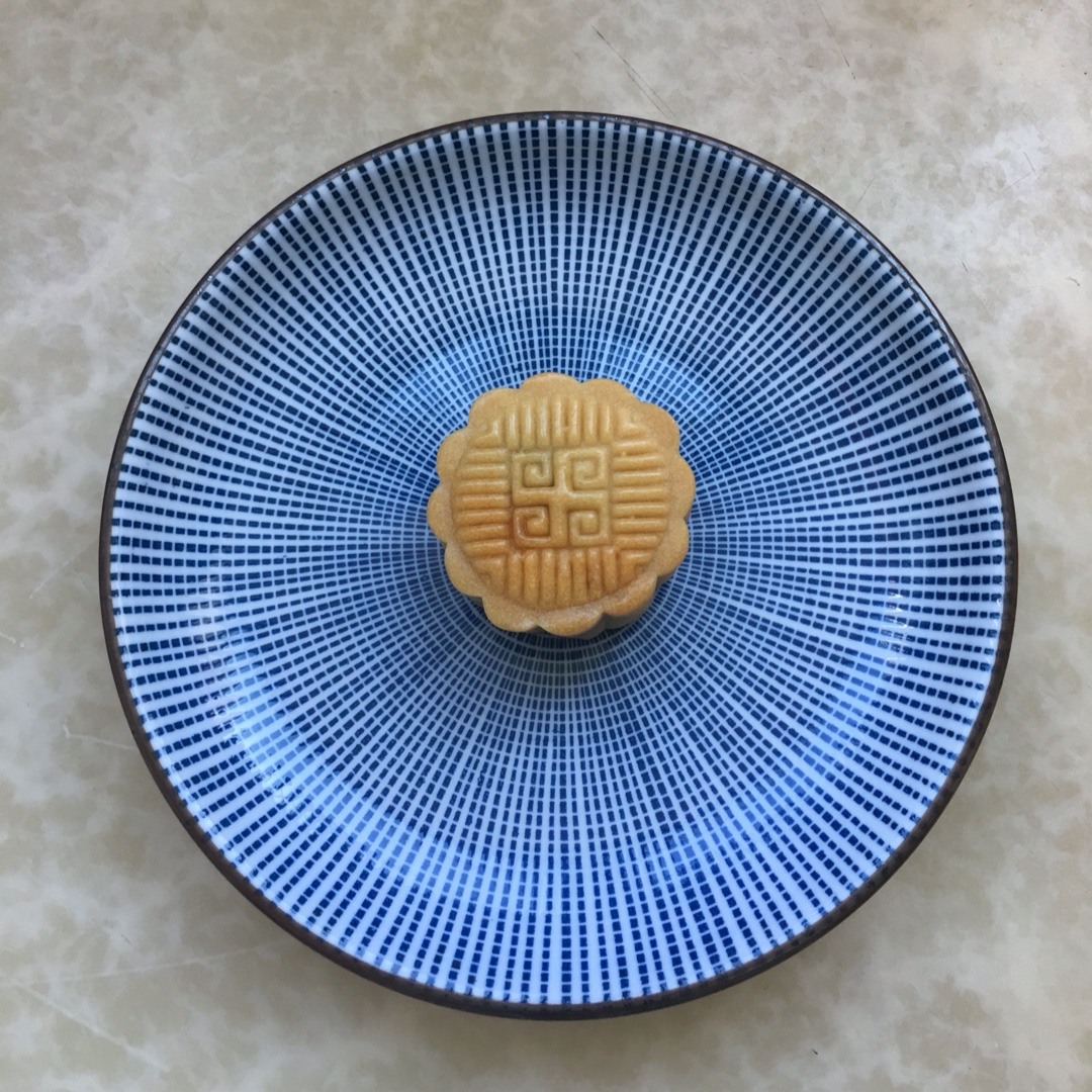 广式月饼—蛋黄莲蓉月饼