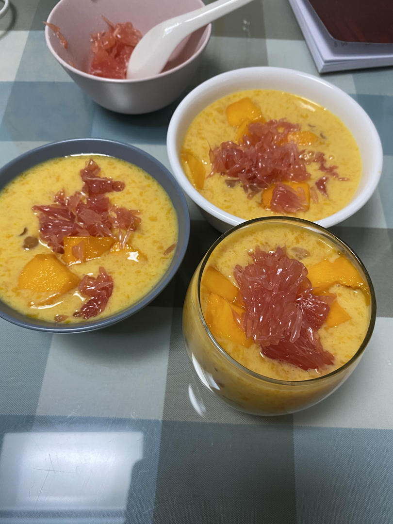 港式甜品——杨枝甘露(芒果西米露)附芒果花切法