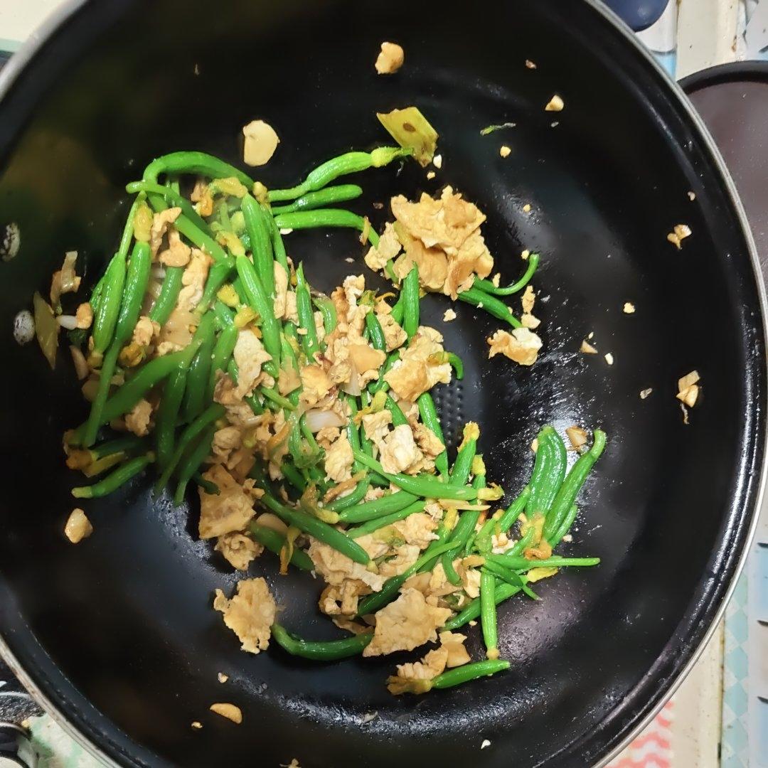 黄瓜花炒鸡蛋