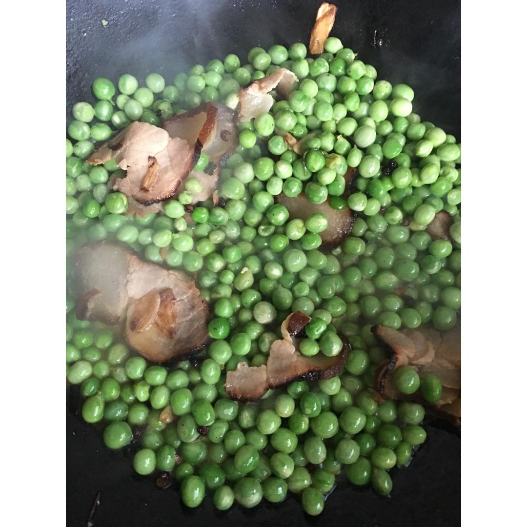腊肉炒豌豆