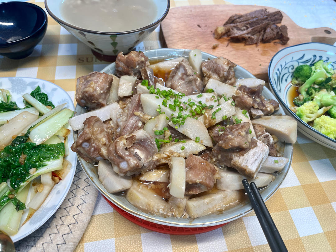 【北鼎蒸炖锅食谱】经典广式茶点-香芋蒸排骨