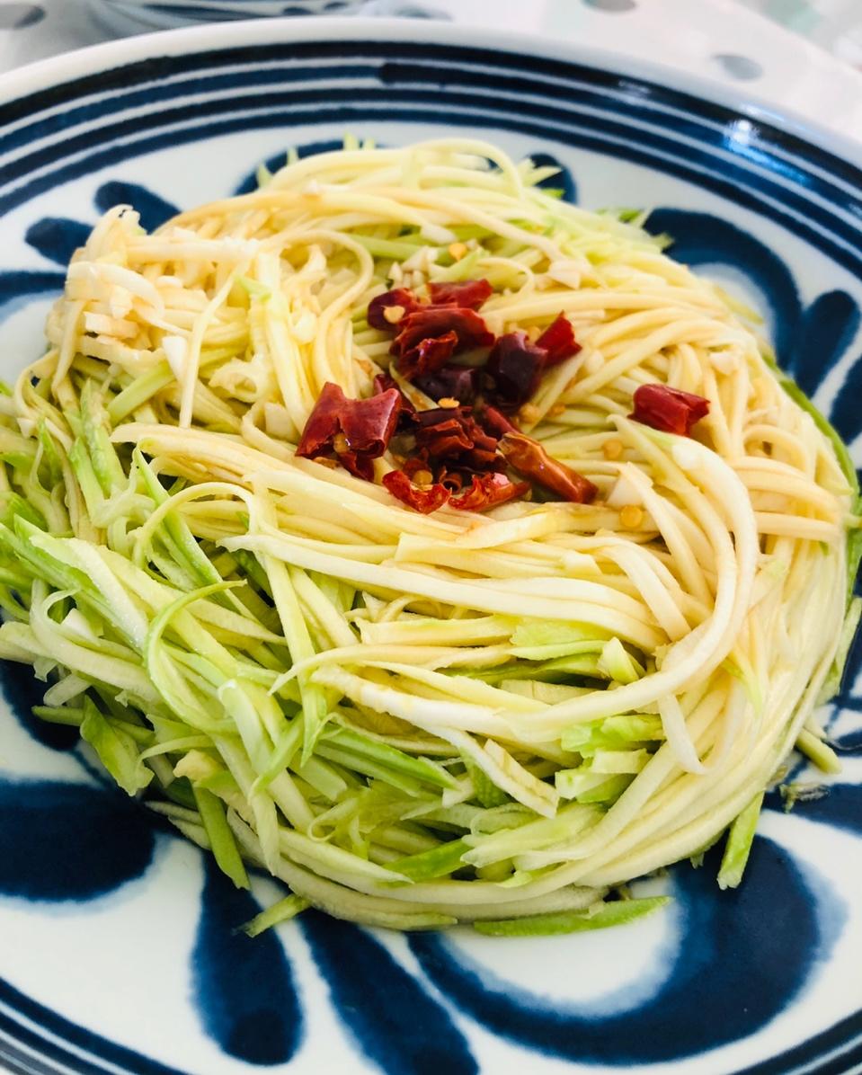 炝拌西葫芦丝
