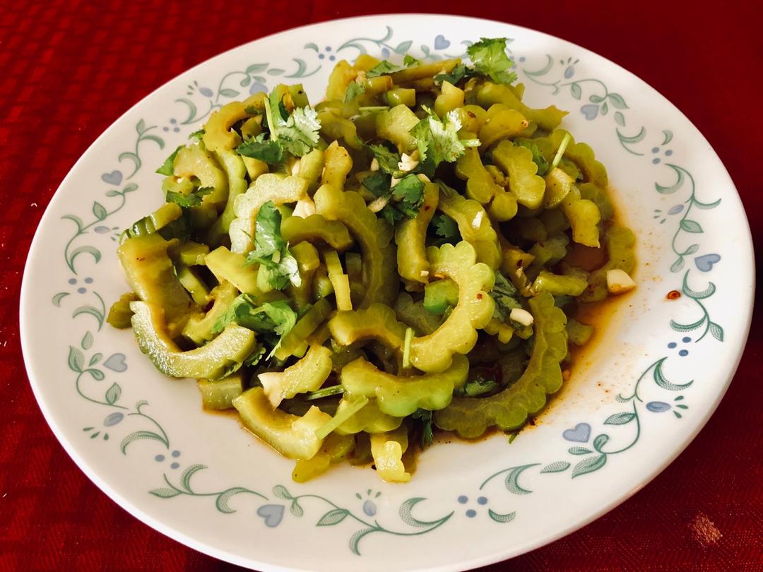 独家秘制凉拌苦瓜