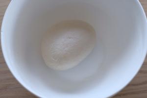 绵软洁白的【日式牛乳挤挤小面包】万圣节木乃伊造型的做法 步骤9