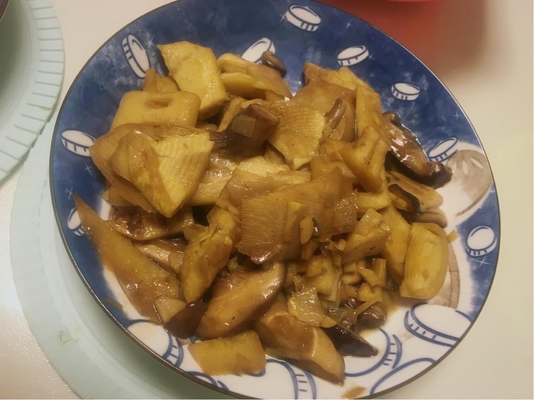 鲜笋香菇