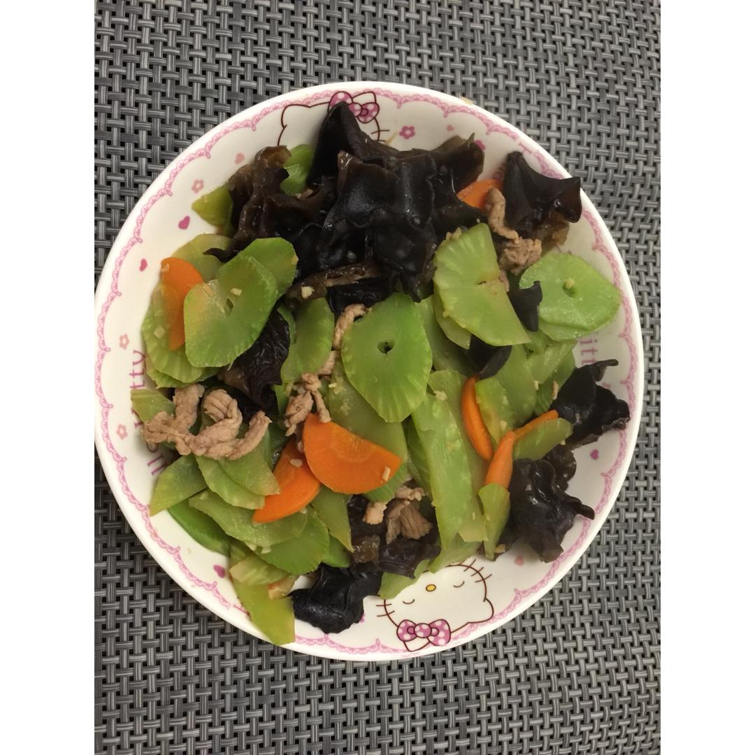 莴笋木耳炒肉