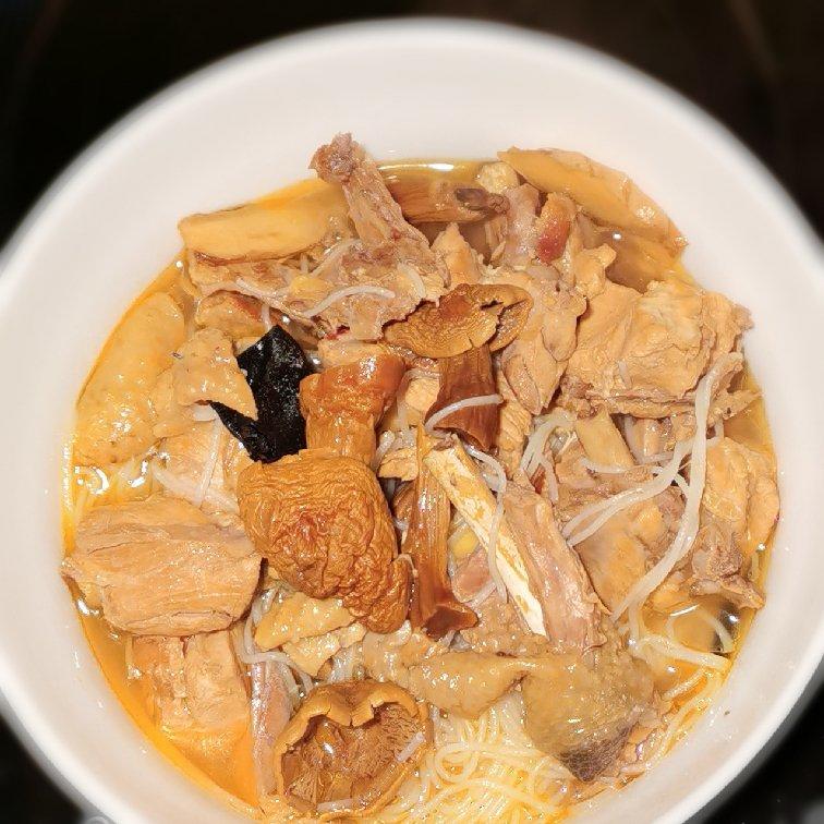 鸡汤米线