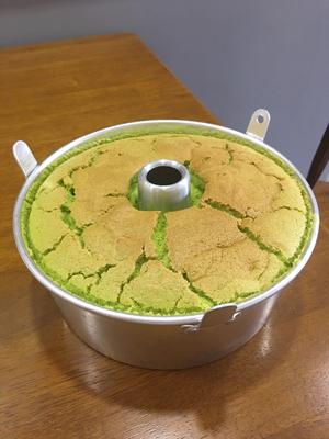 斑斓戚风蛋糕 （绿蛋糕）的做法 步骤17
