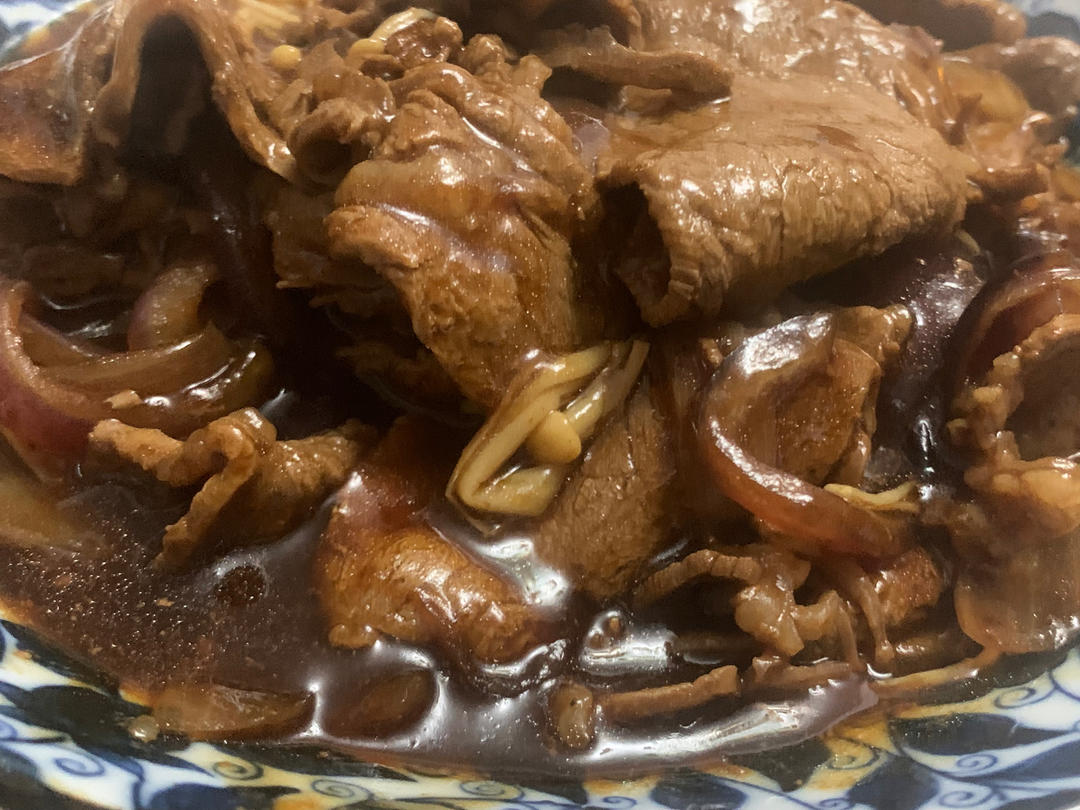 好吃到舔盘的秘制洋葱炒肥牛卷！拌饭巨香