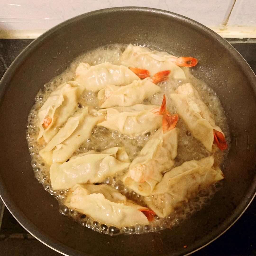 虾仁锅贴