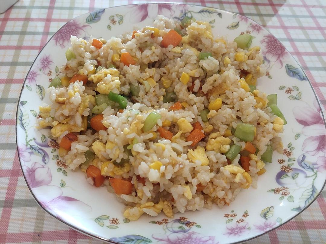 时蔬鸡蛋炒饭（简单快手，宝宝爱吃）