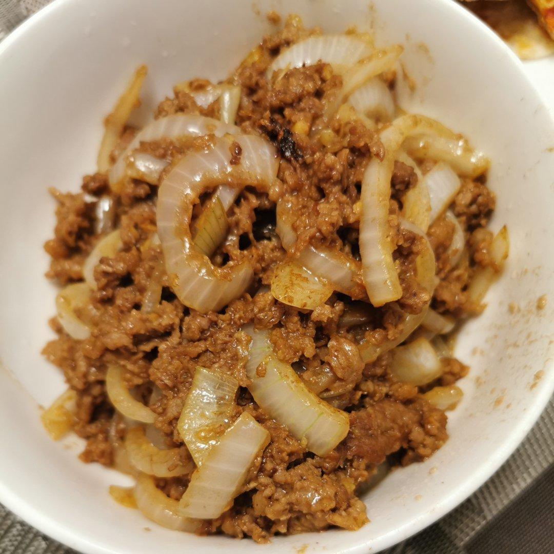 孜然牛肉（👈孜然肉片向左，吉野家向右👉）