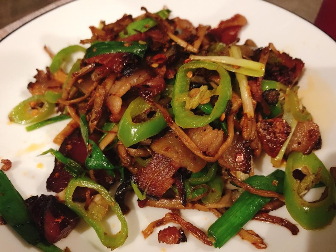 茶树菇炒腊肉