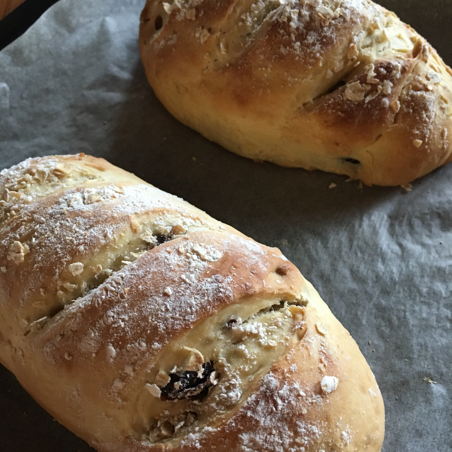 葡萄干全麦面包