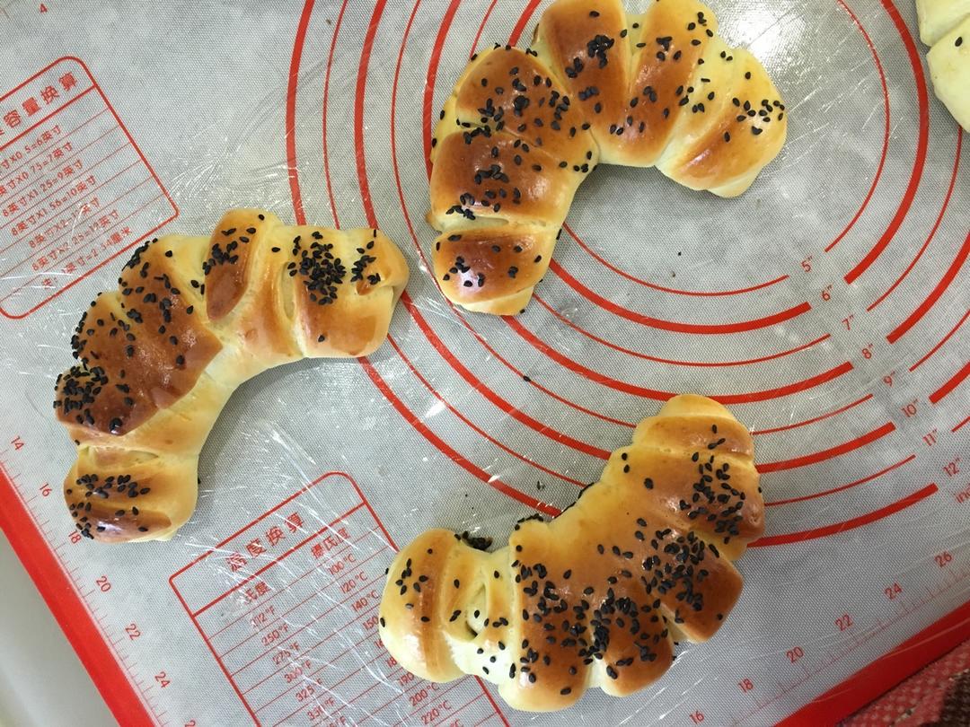毛毛虫肉松面包