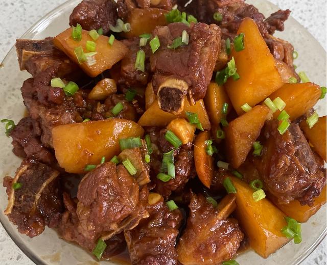 土豆烧排骨 土豆烧排骨