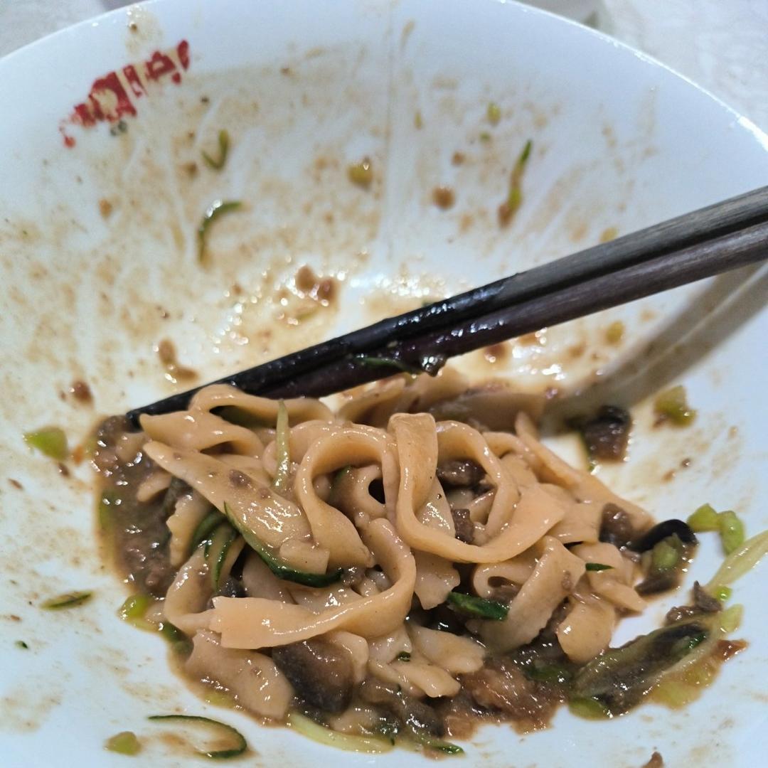 茄子肉丁打卤面