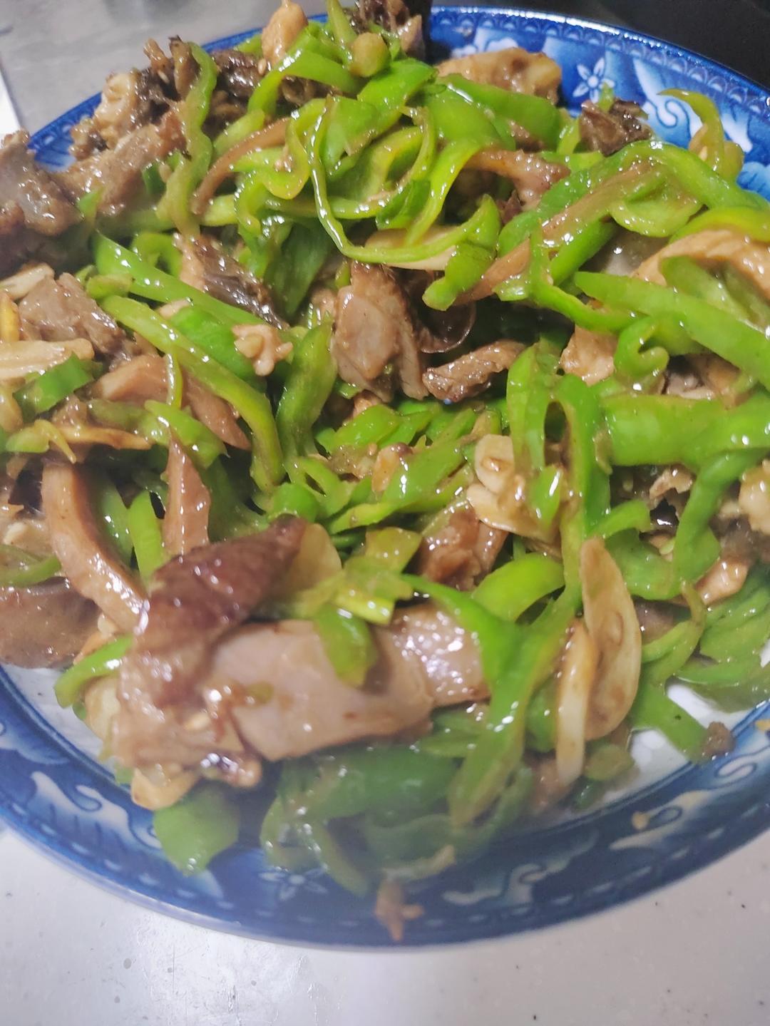 ‼️好吃到舔盘的青椒肉丝盖浇饭