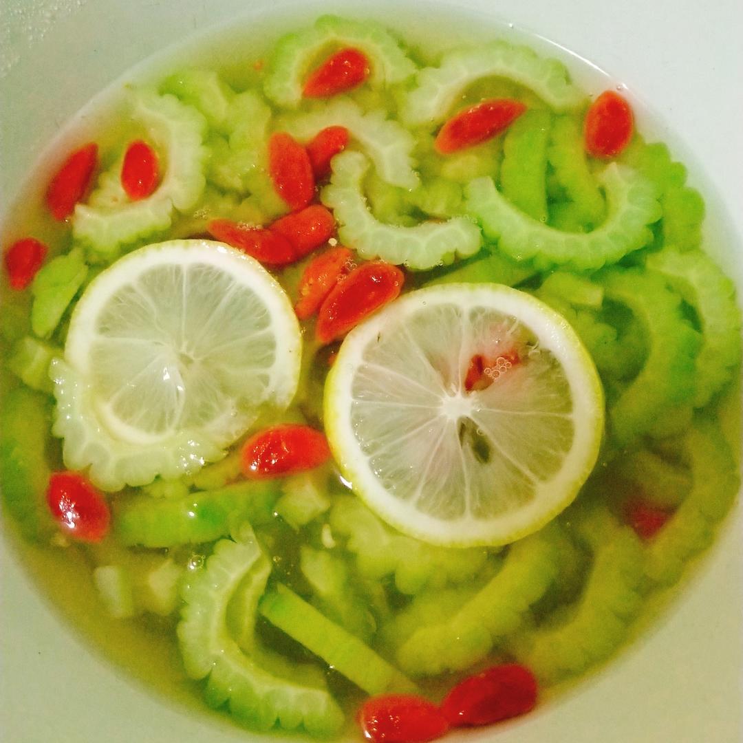 顺毛小黑球做的苦瓜雪碧