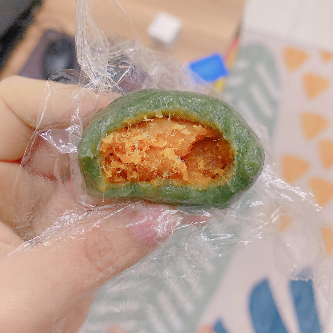 蛋黄肉松青团·艾草粉版