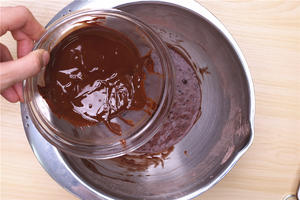 只需2次发酵却柔软的【巧克力大理石吐司】的做法 步骤10