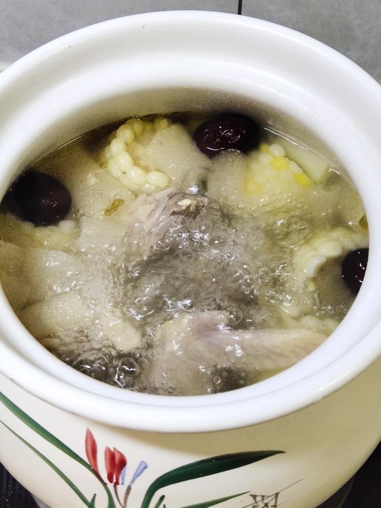 竹荪老母鸡汤