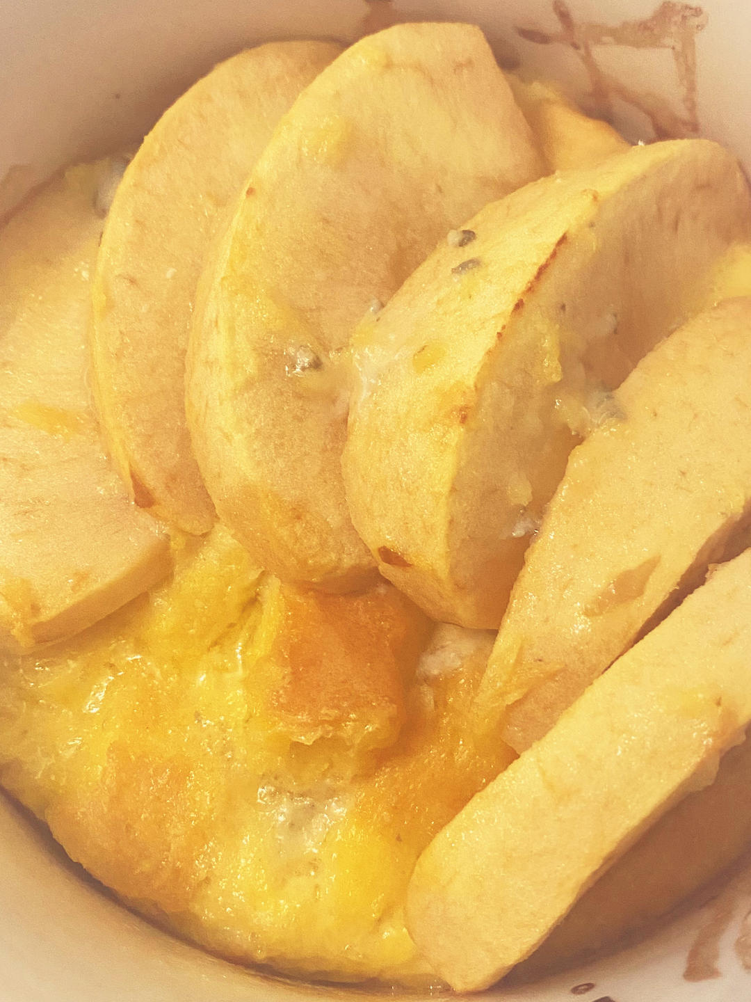 苹果蓝纹奶酪面包布丁