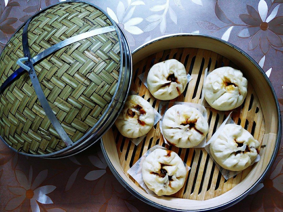 云朵般松软爆浆蜜汁叉烧包