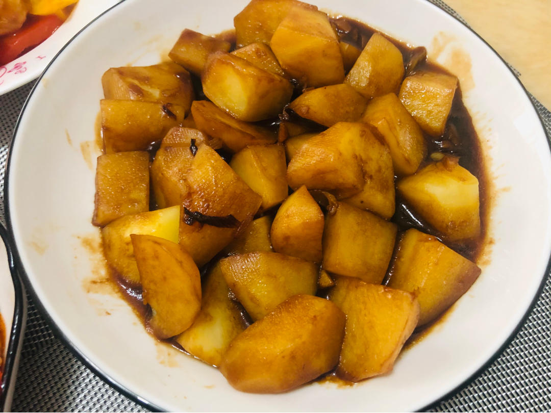 🔥巨下饭，软糯入味！比肉还好吃的红烧土豆