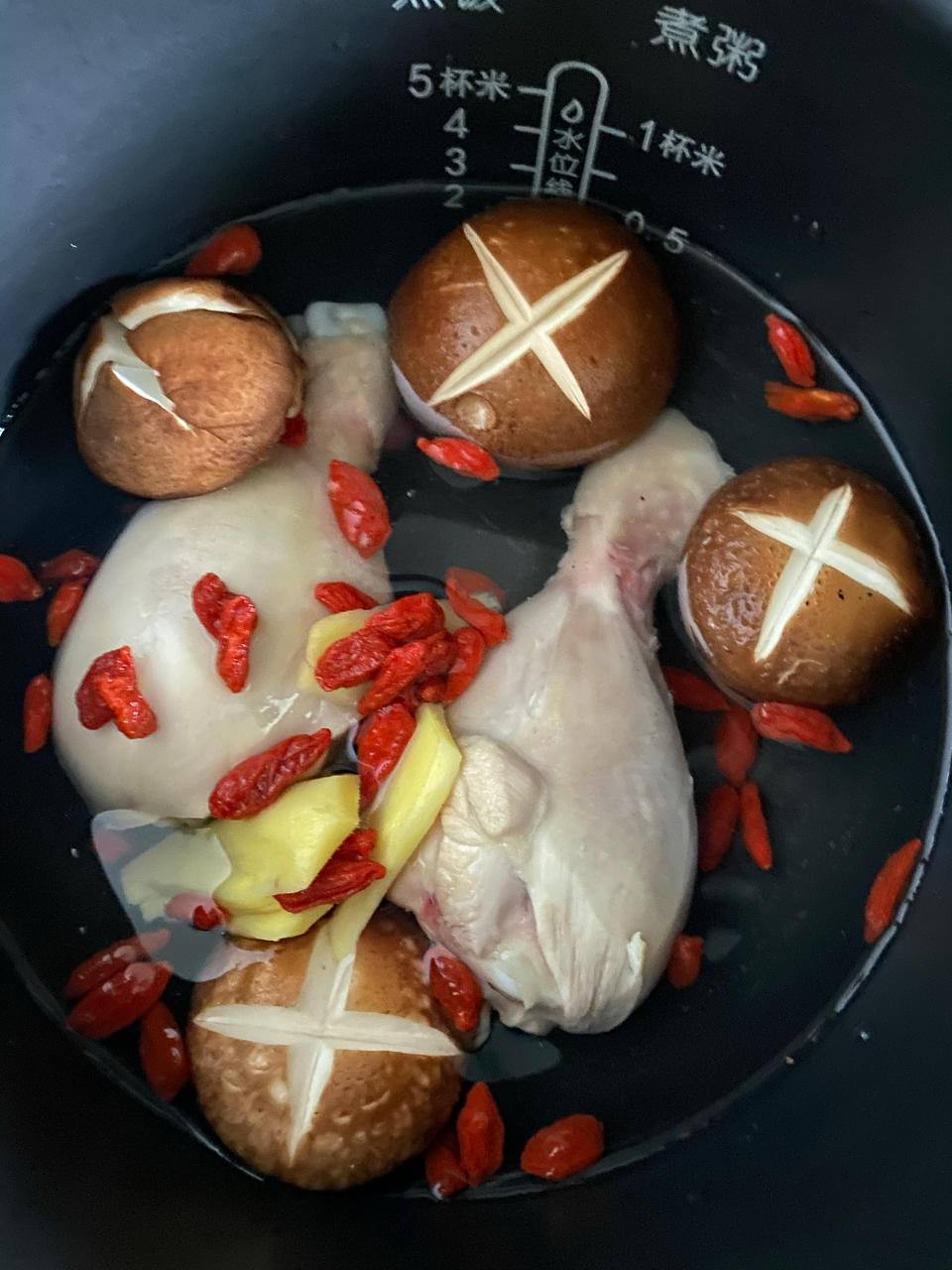 电饭锅版香菇炖鸡腿（少油）