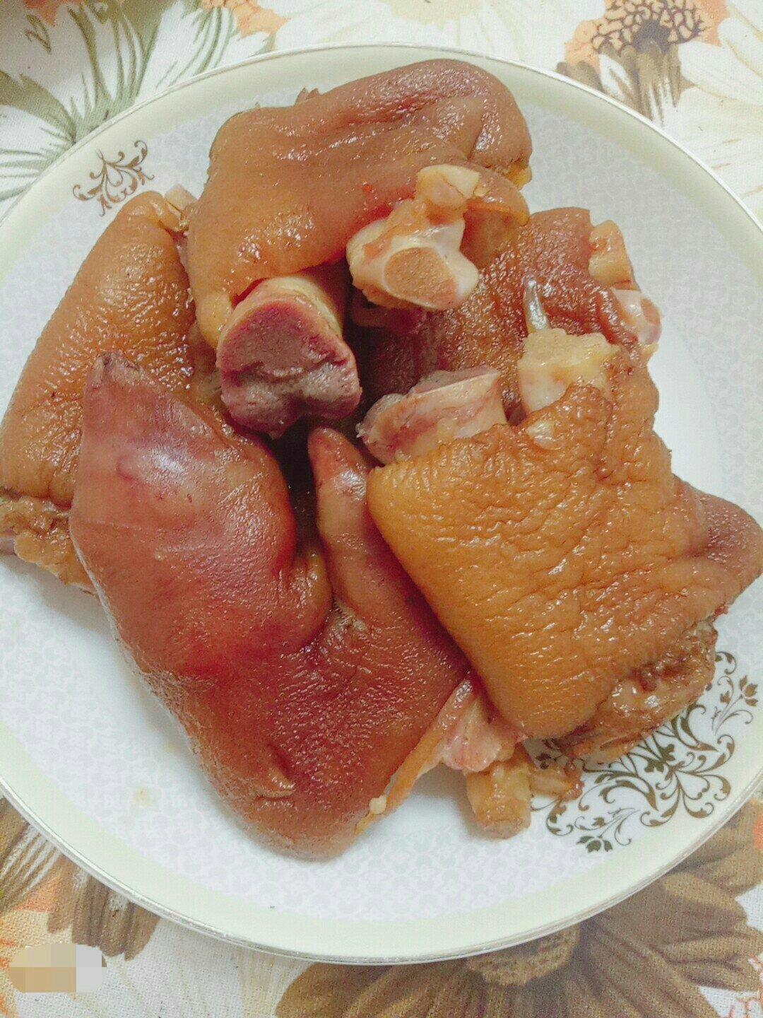 美味的家常菜：红烧猪蹄