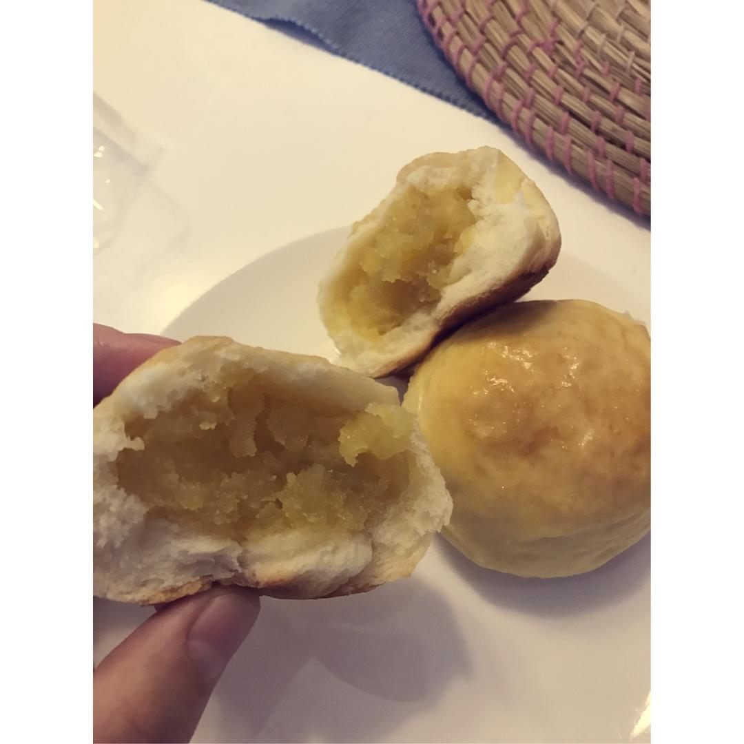 料足奶黄面包