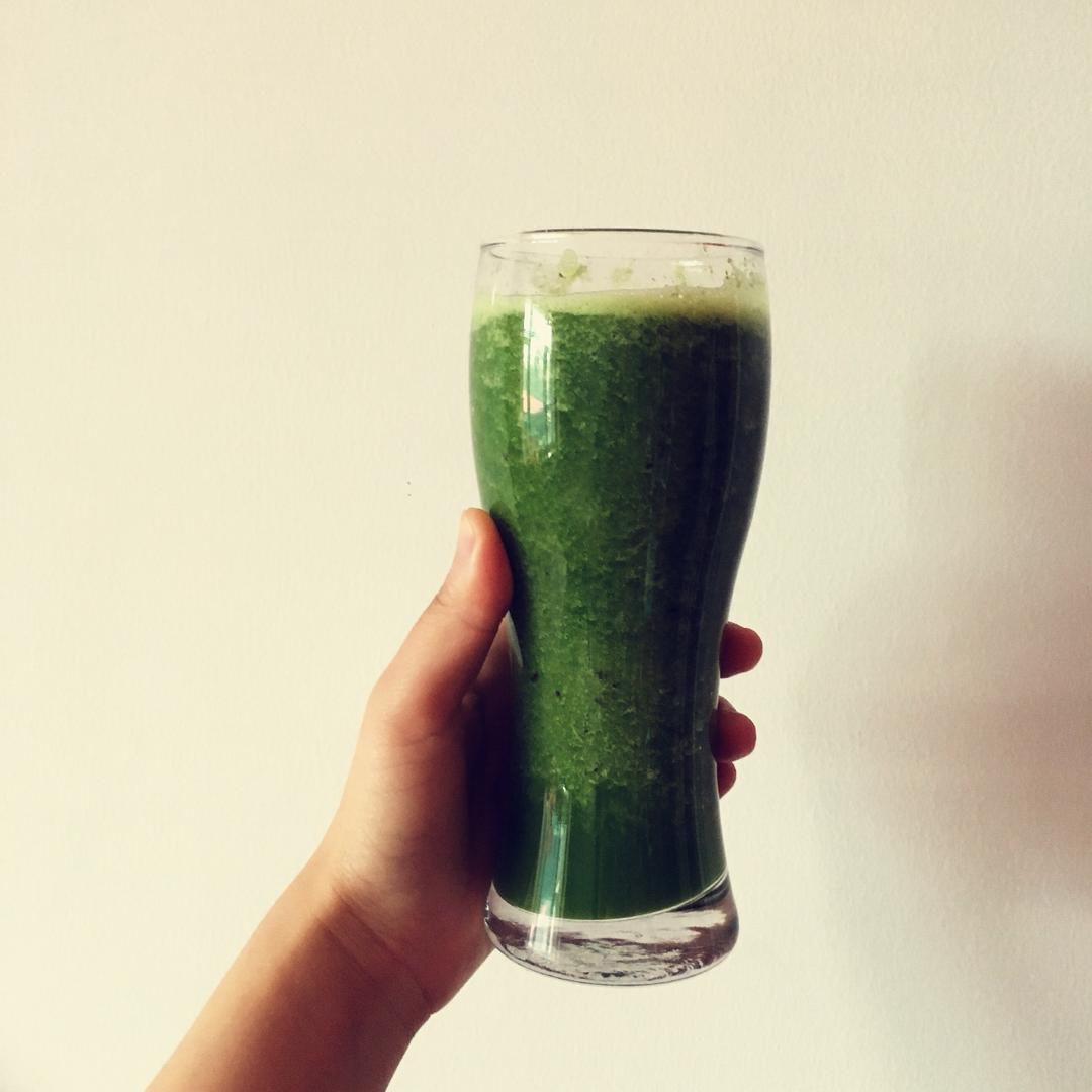 自制hey juice排毒果蔬汁。