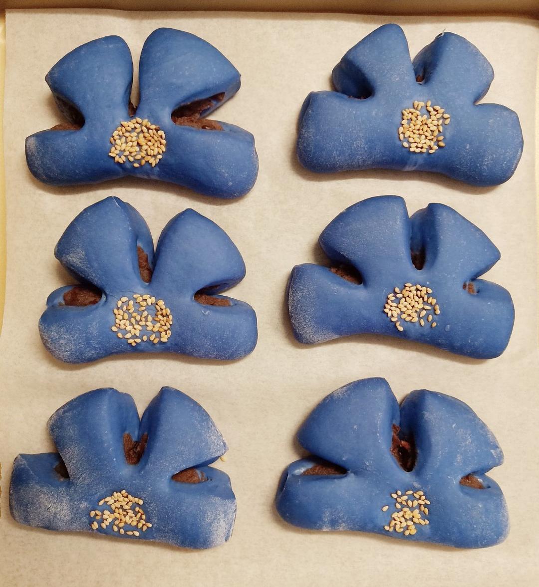 蝶豆花紫米面包