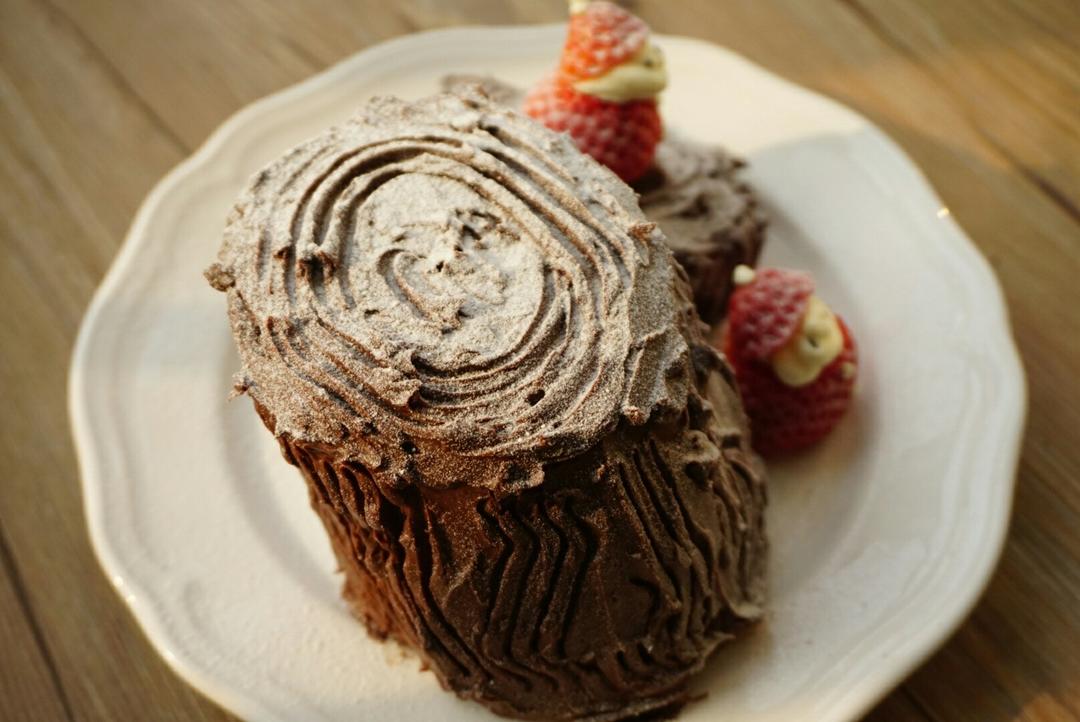 超好吃的圣诞节树干蛋糕叫树桩蛋糕也可哈