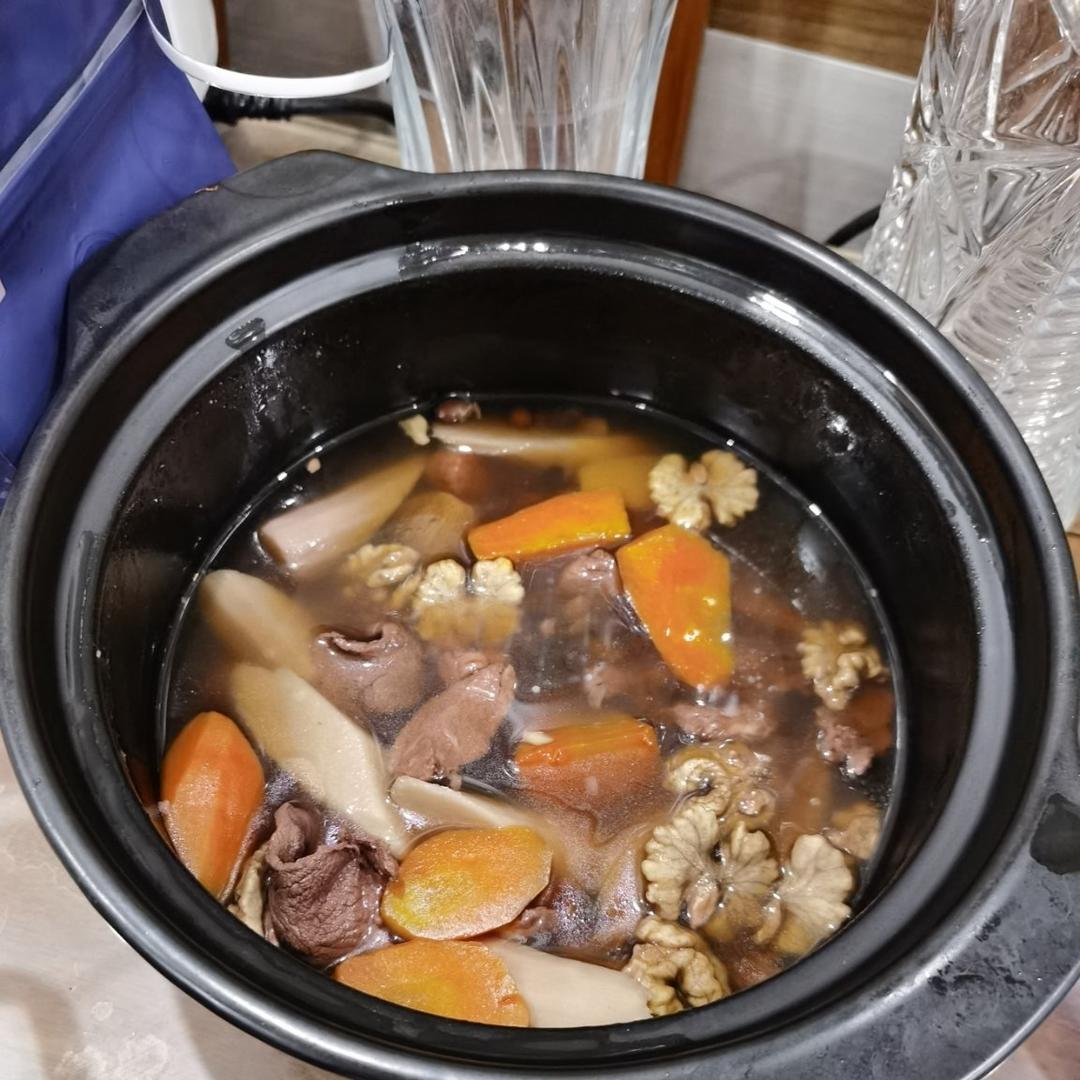 黑豆核桃排骨汤—学生补脑健脾胃汤