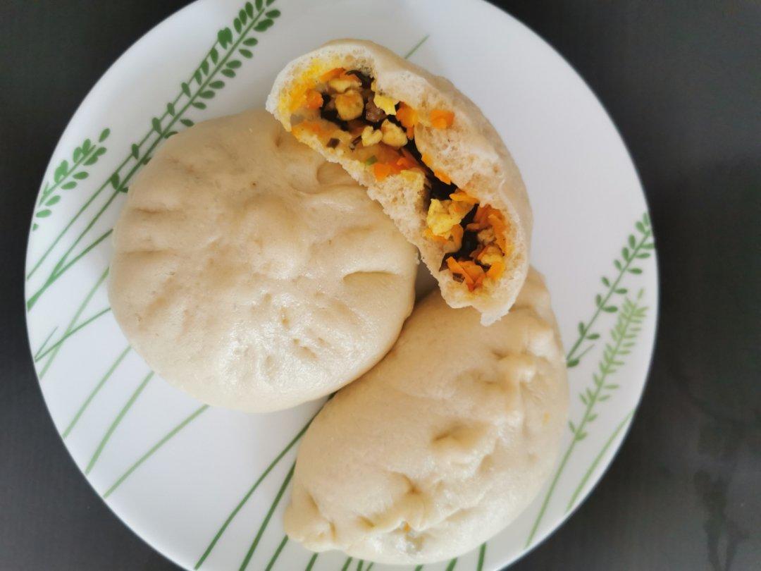 胡萝卜木耳鸡蛋素包子