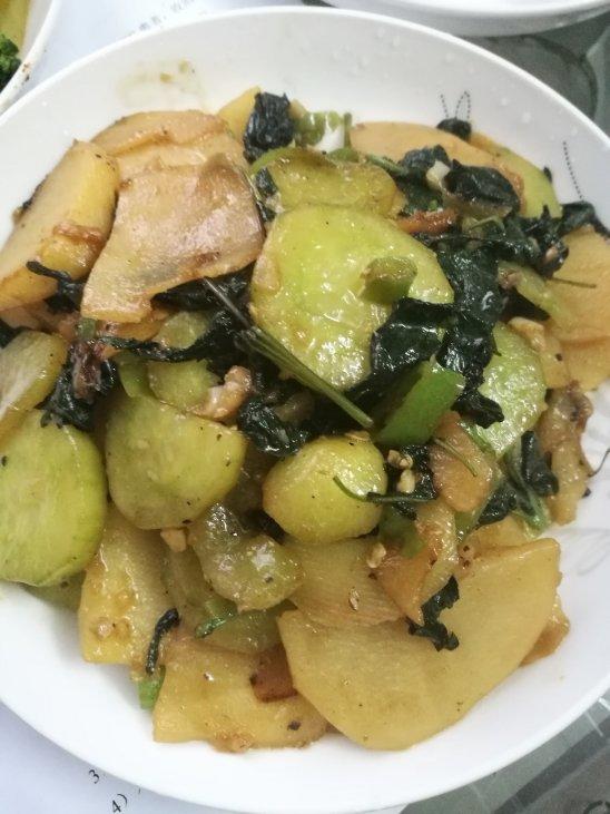 农家柴火饭菜：紫苏土豆片