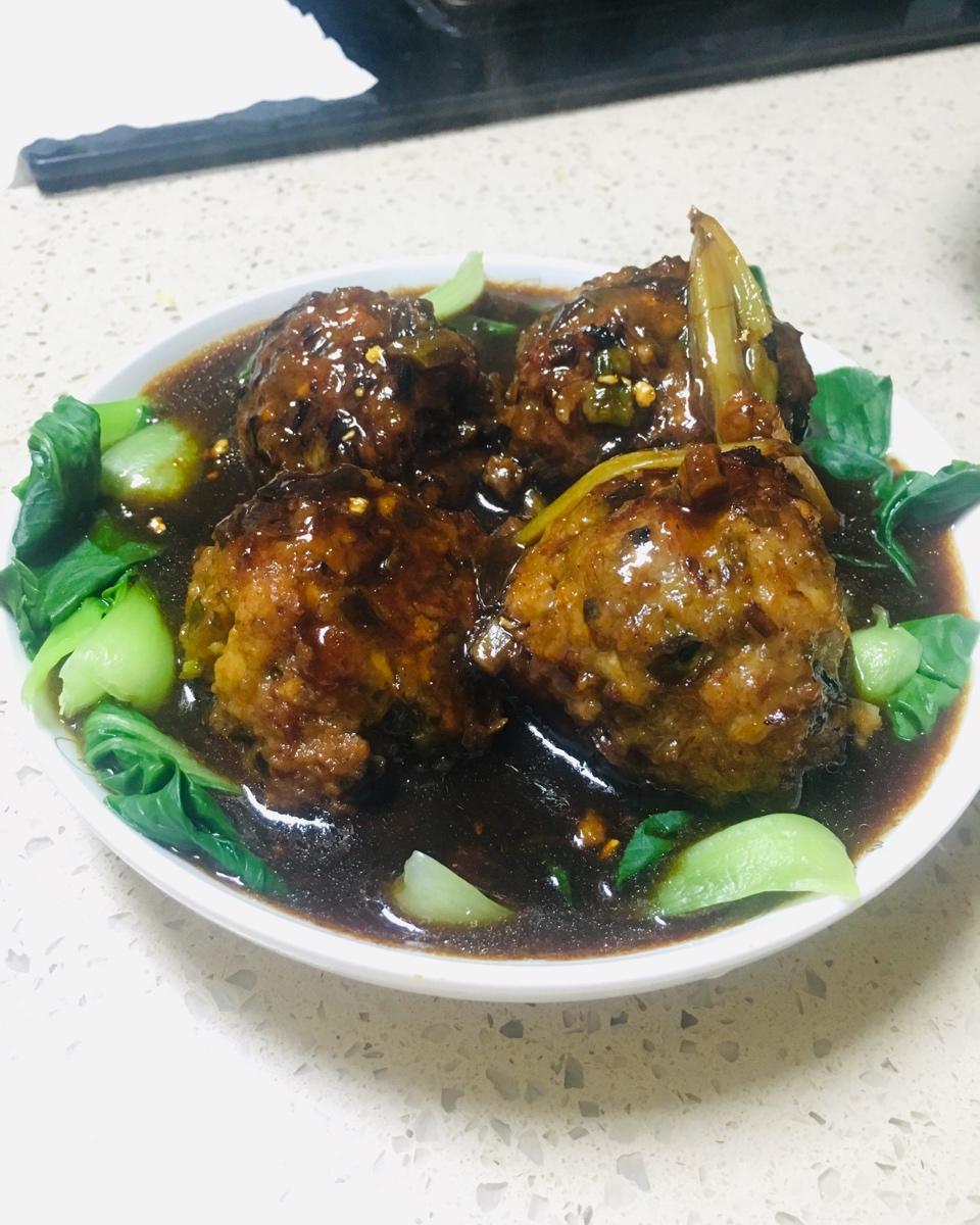 四喜丸子/红烧狮子头 Chinese Meatballs