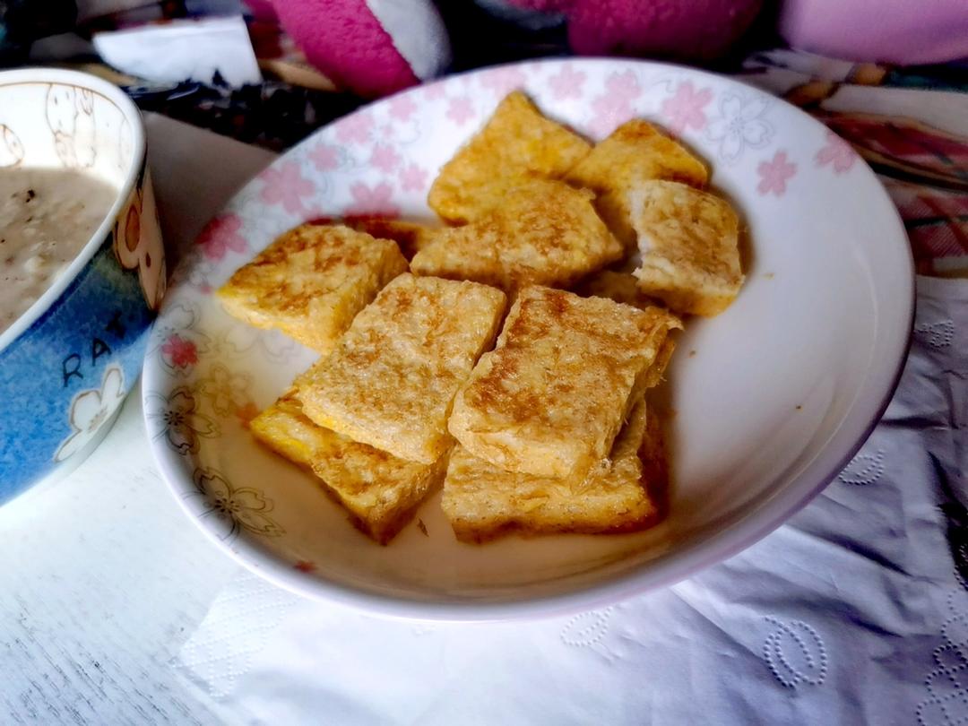 鸡蛋香煎面包片