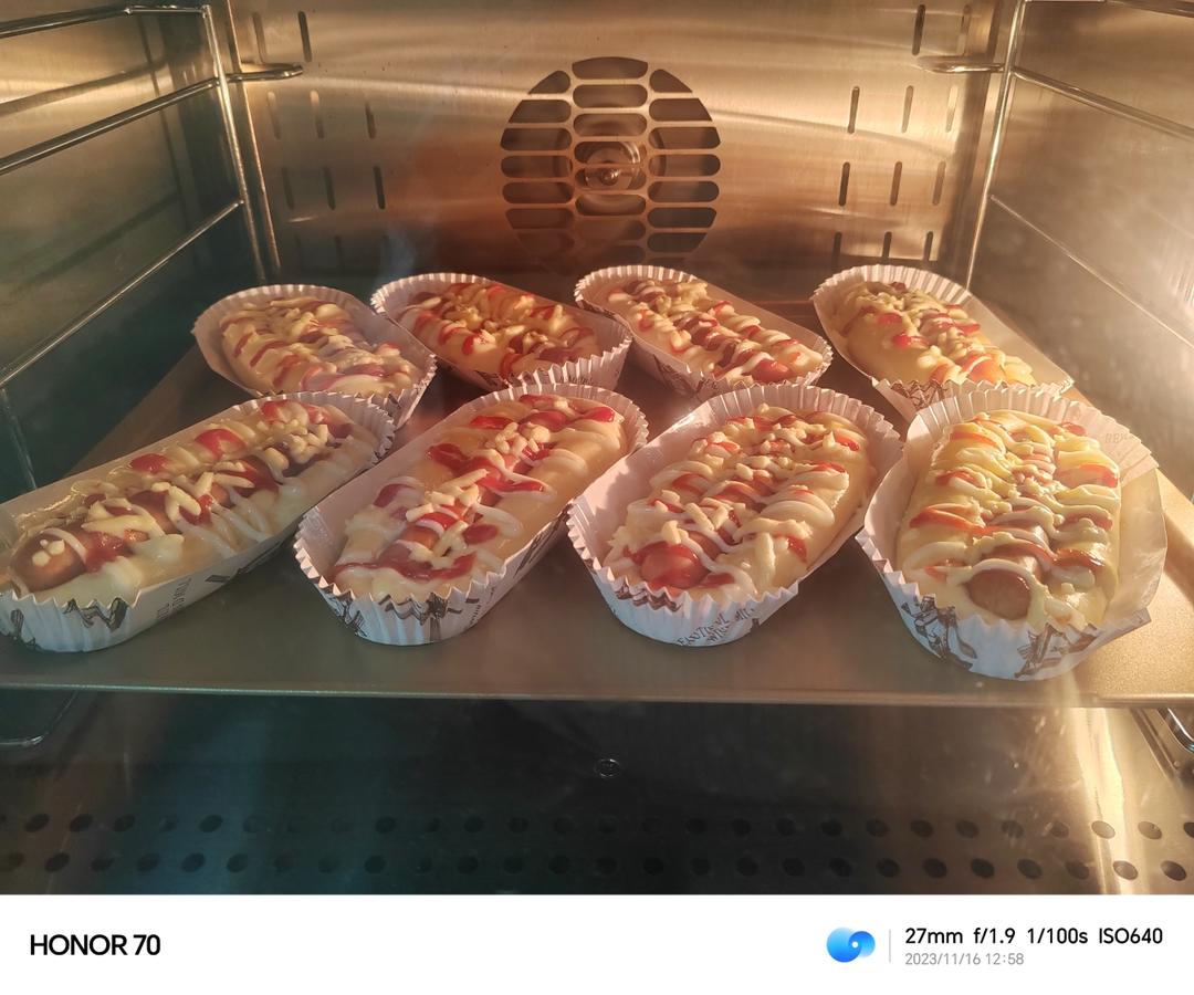 一个面团撑起一家店的台式面包—香肠面包