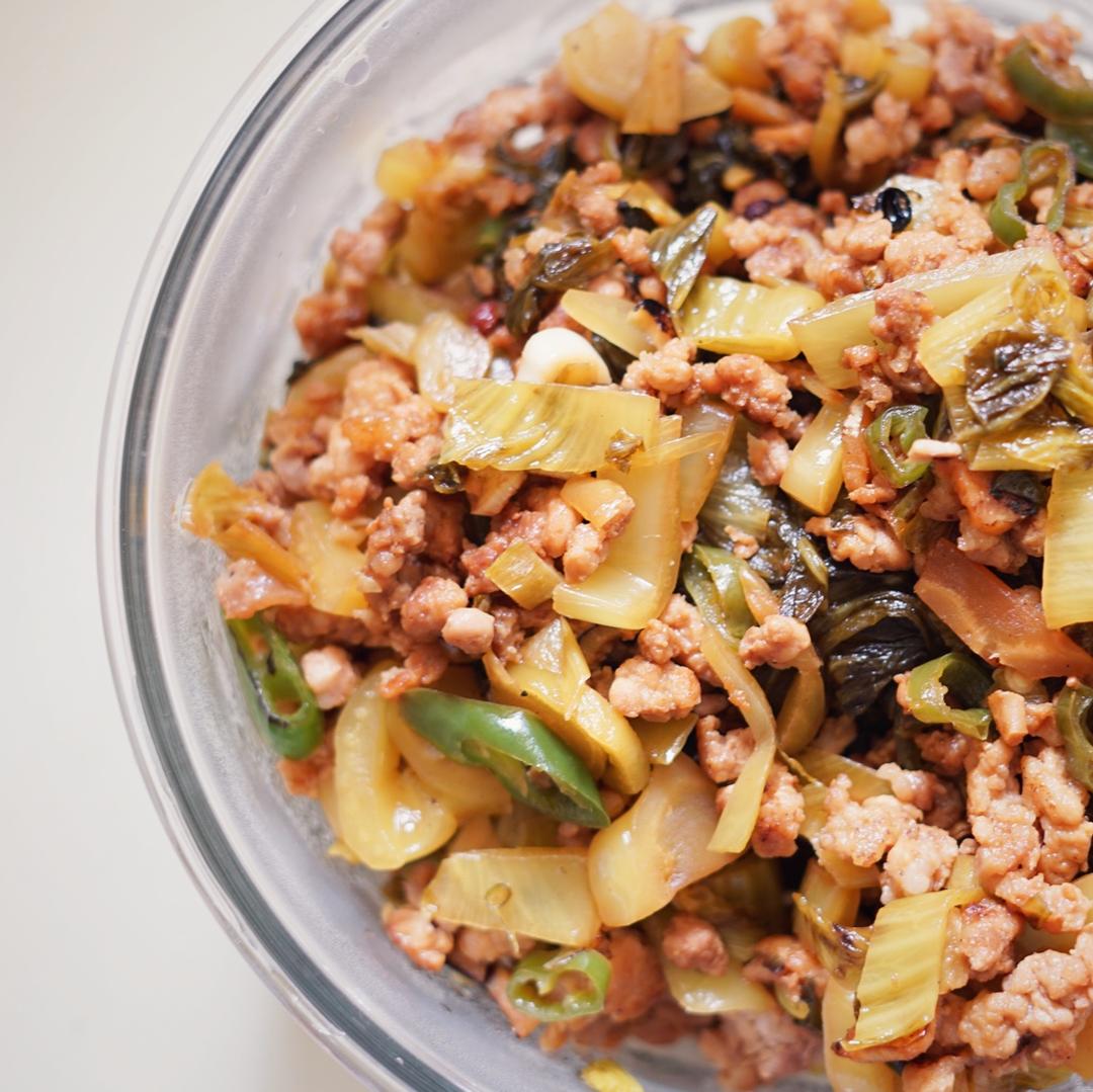 酸菜炒肉沫
