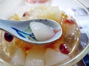 桃胶雪梨蔓越梅糖水的做法 步骤8