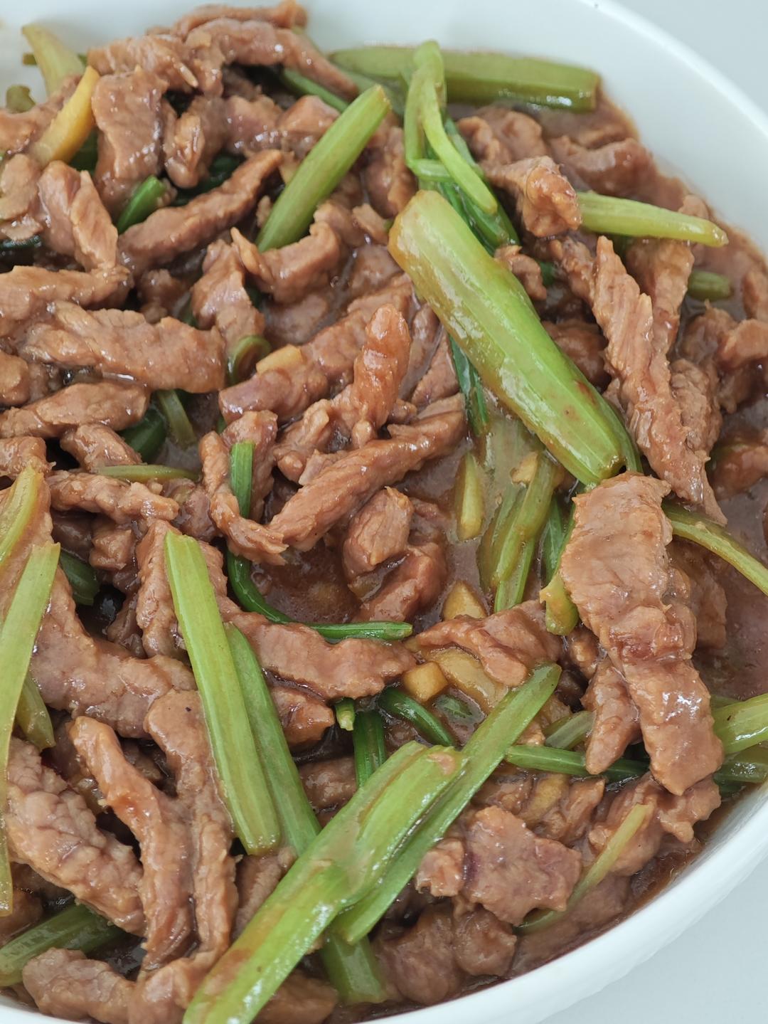 下饭神器又来了，试试这道芹菜炒牛肉！！