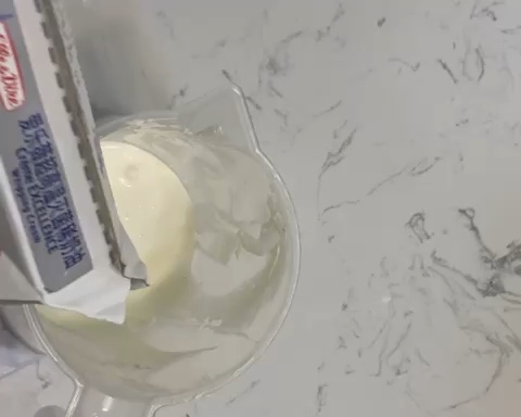 基础奶油抹面的做法 步骤1