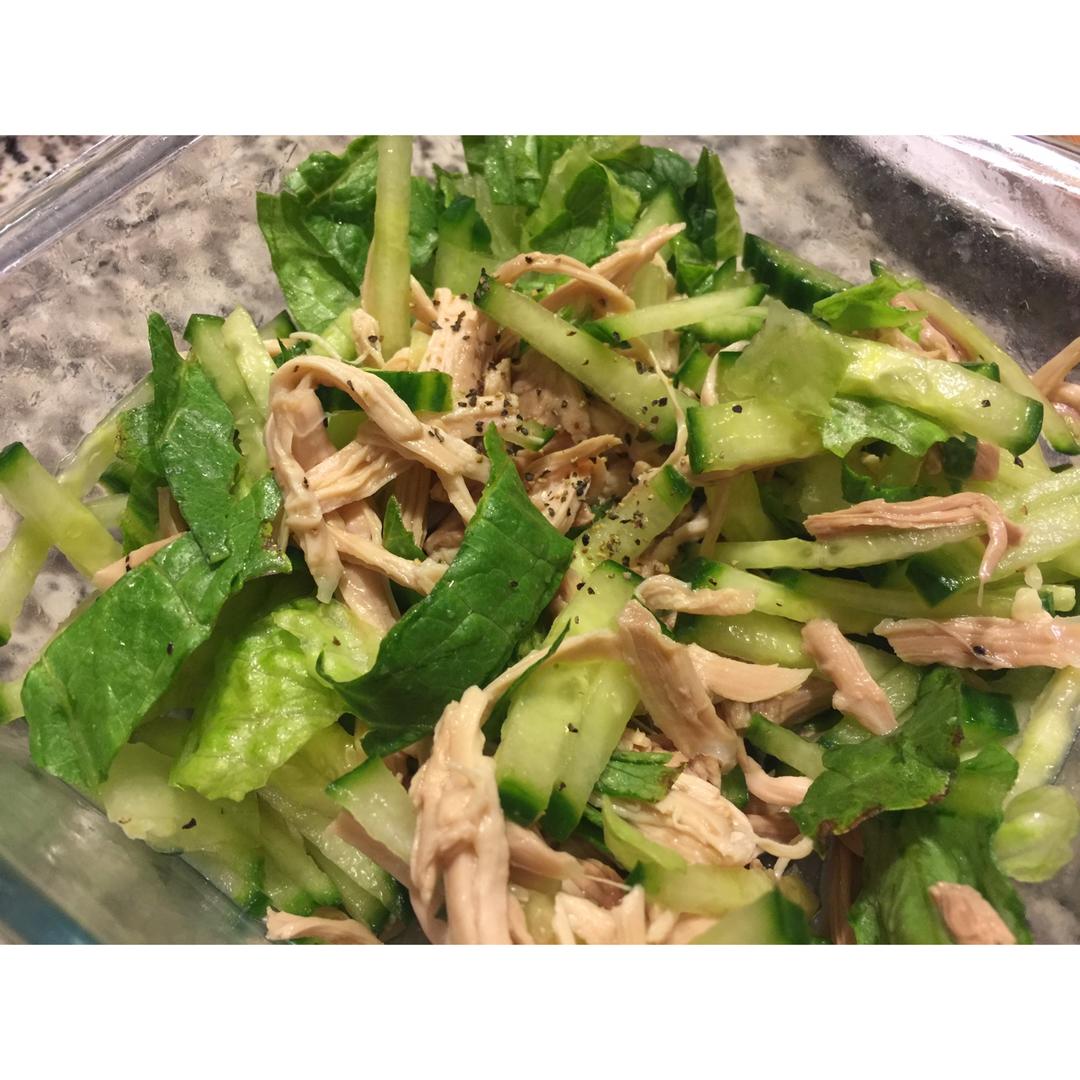 鸡胸肉蔬菜色拉