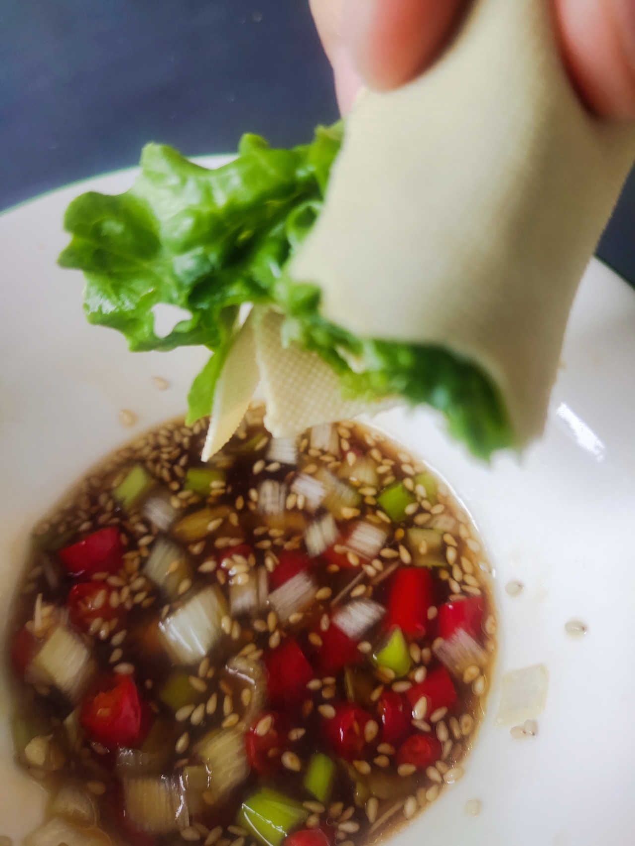 豆腐皮卷生菜
