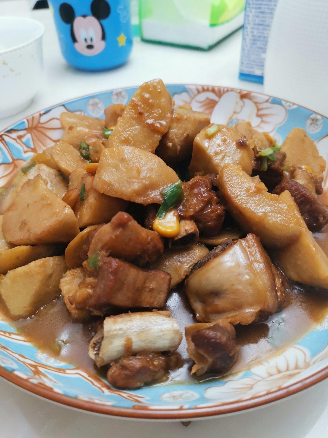 芋头红烧肉