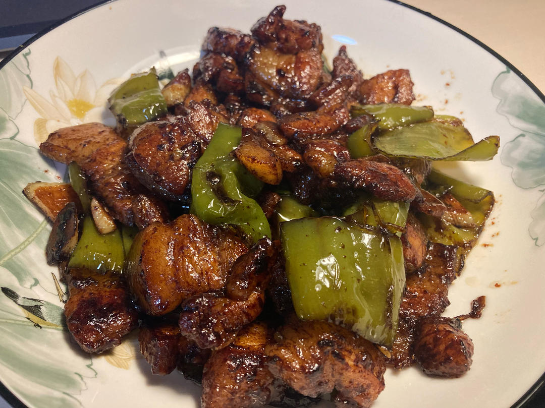 不放一滴油，焦香四溢的青椒五花肉🥩🥩